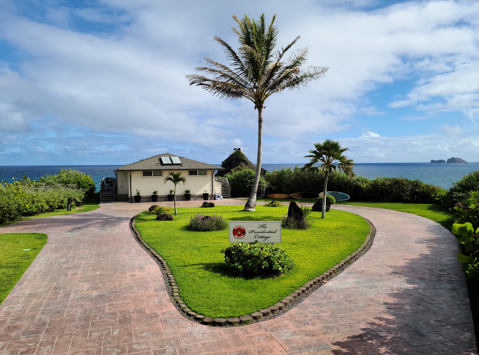 Kaneohe Bay Beach Cottage