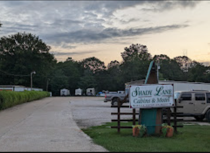 Shady Lane Cabins & Motel