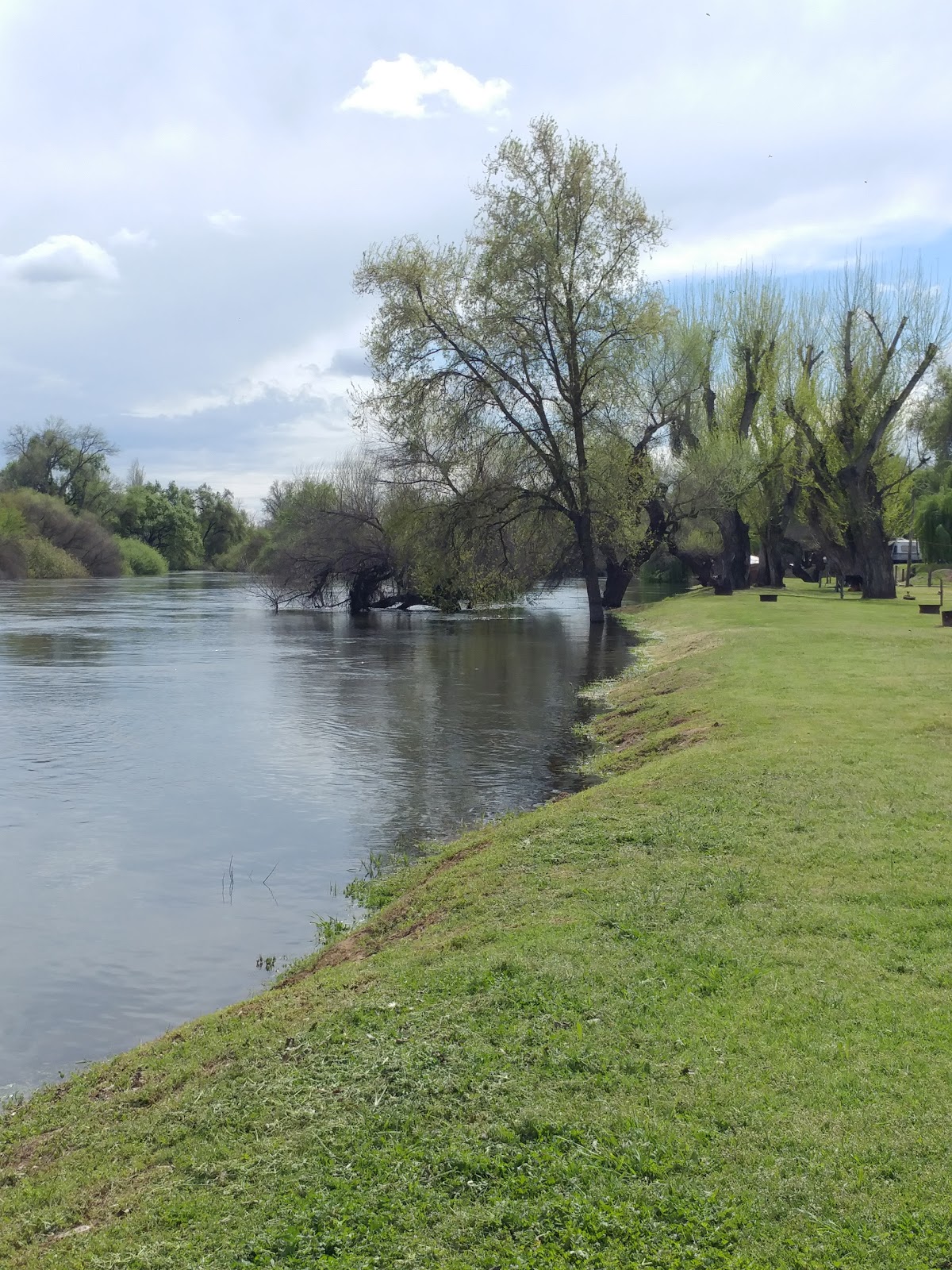 Kellys Beach on the Kings River