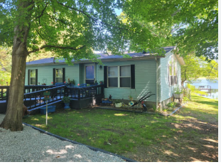 COUNTRY SQUIRE LAKES