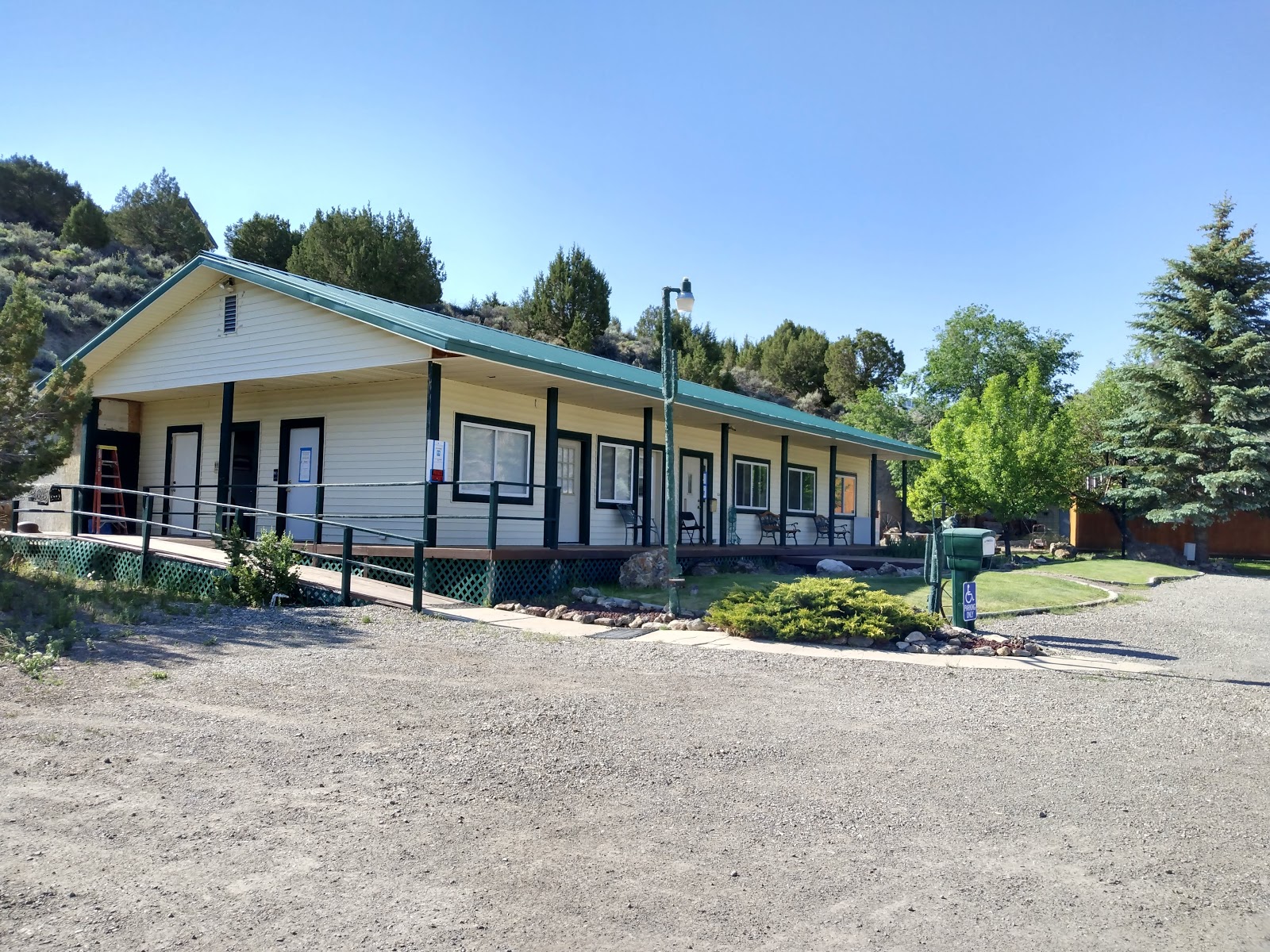 Silver Sky Lodge Cafe and RV Park