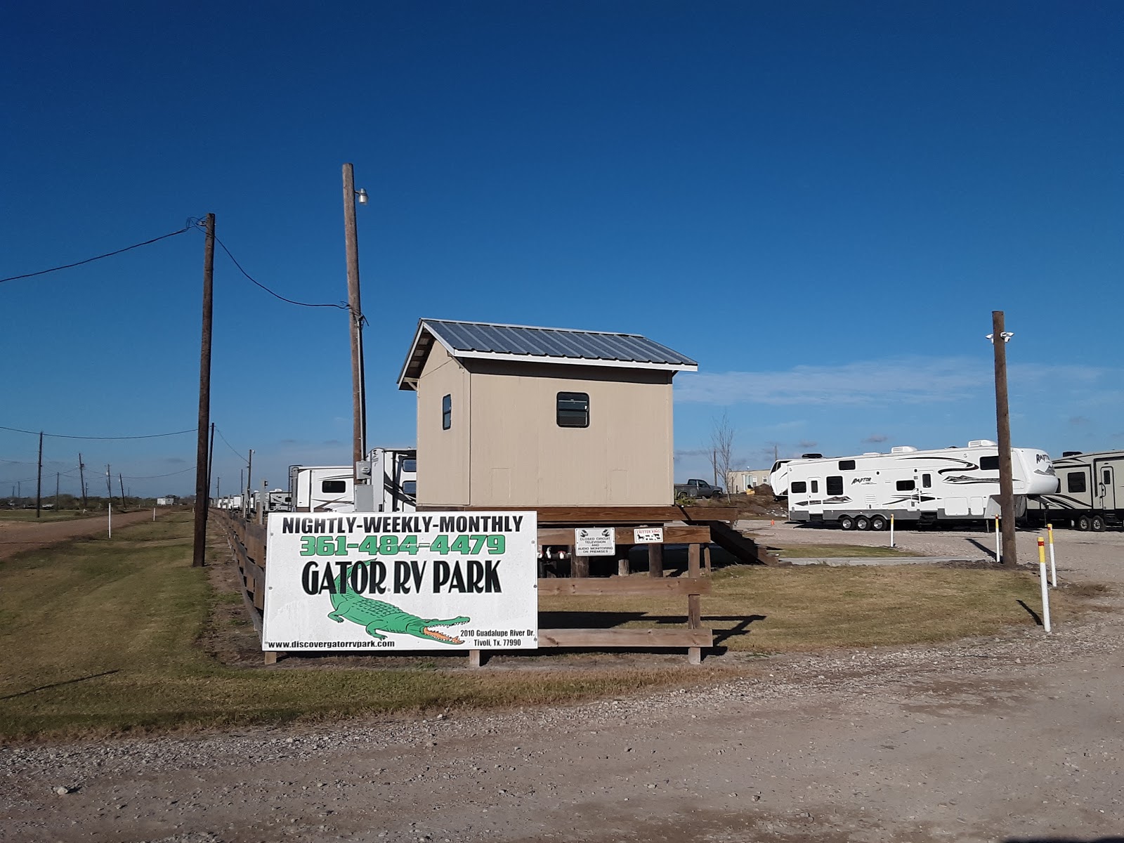 Gator’s RV Park & Cabins