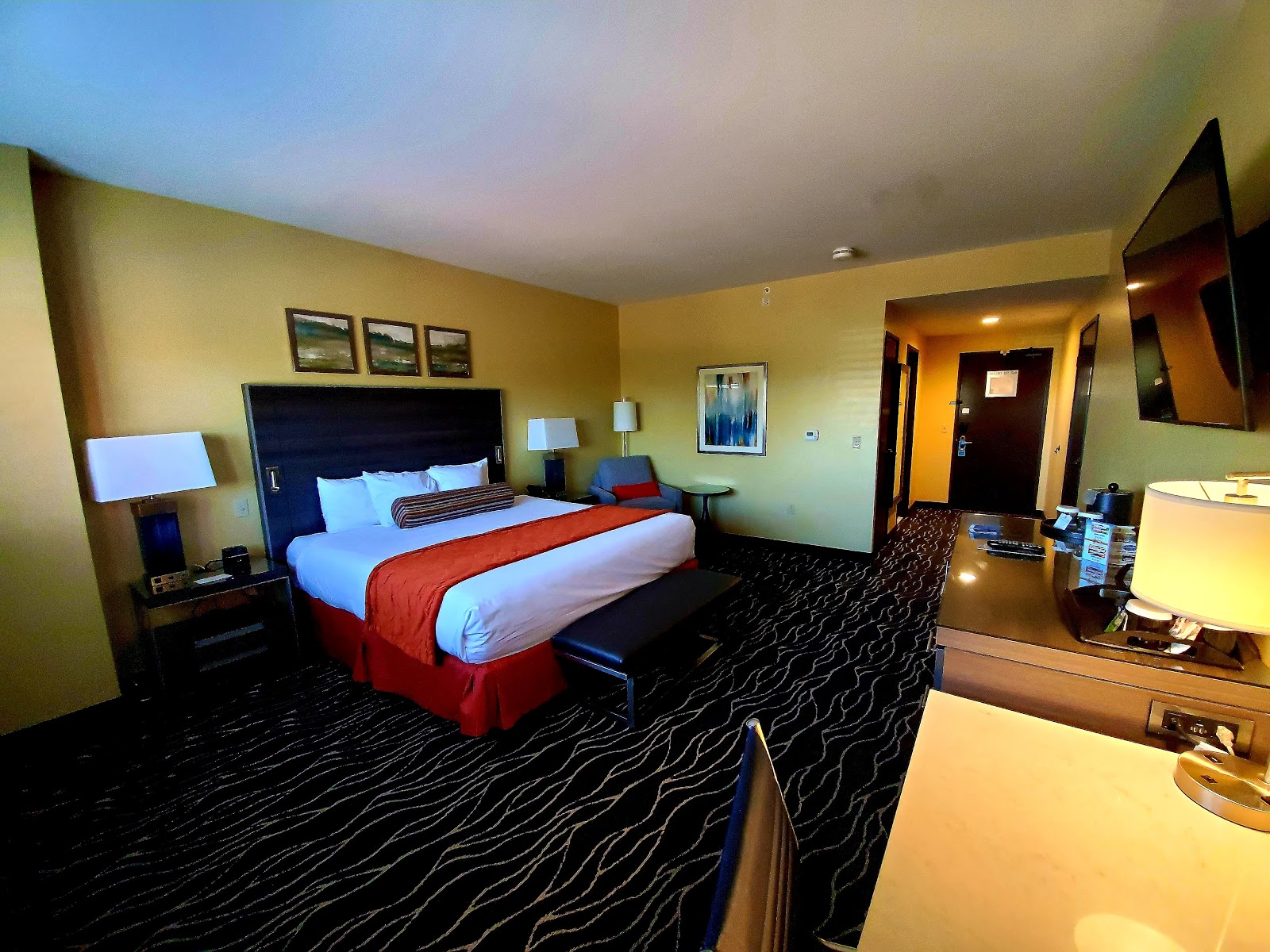 Desert Diamond: Nogales Highway