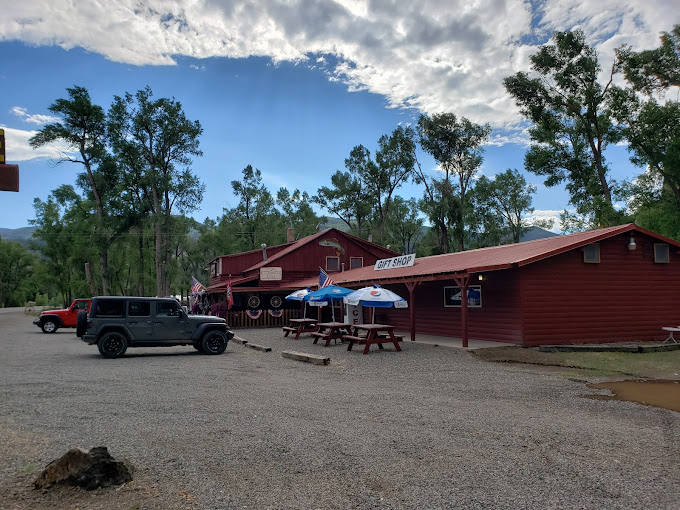 Cottonwood Cove Guest Ranch