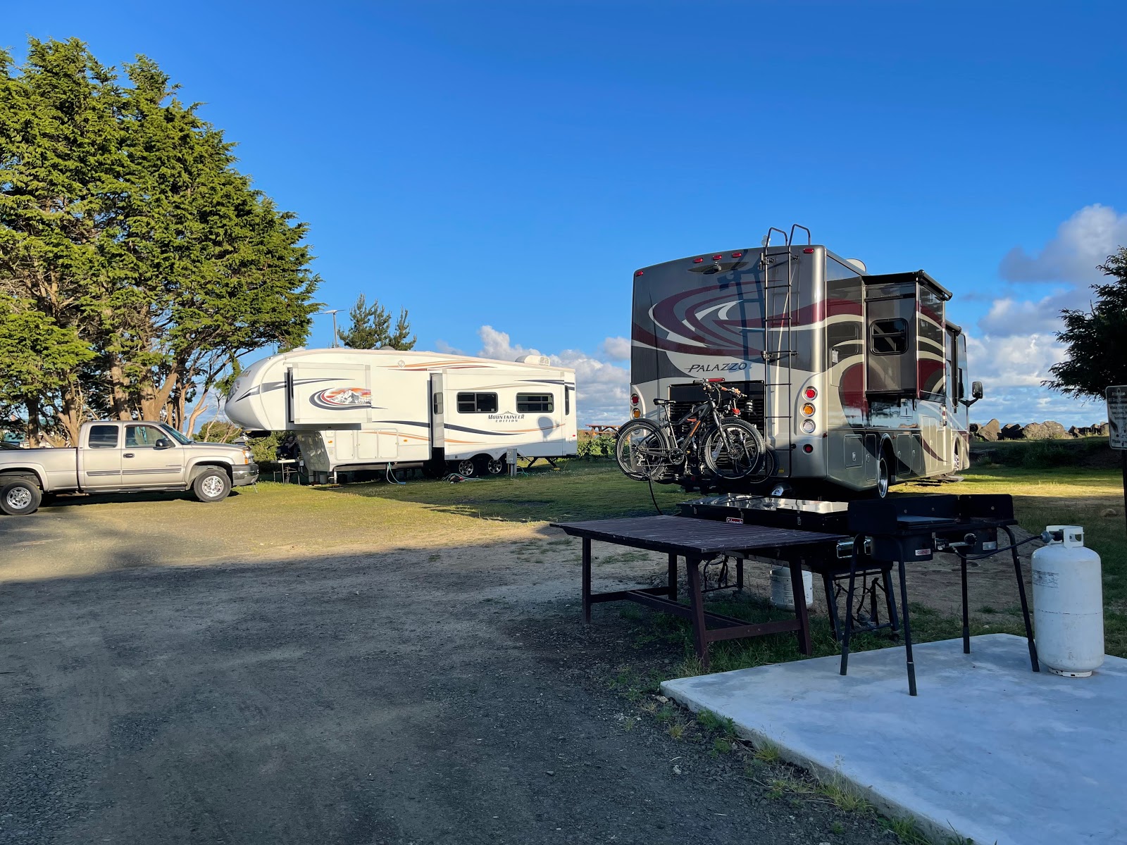 Bayshore RV Park & Guest Suites