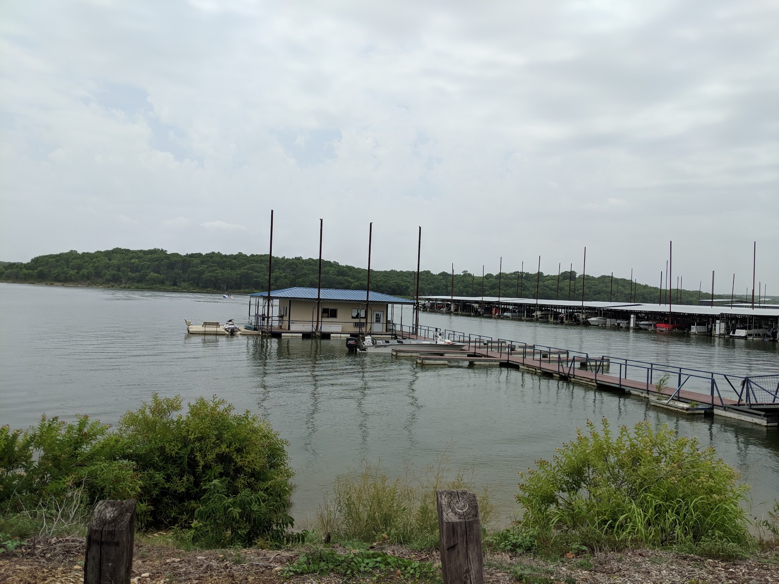 Little Glasses Resort and Marina