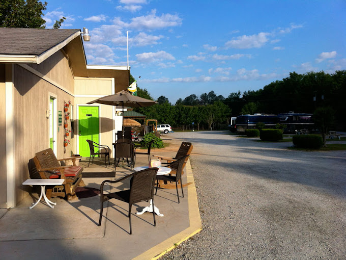 Twin Oaks RV Park
