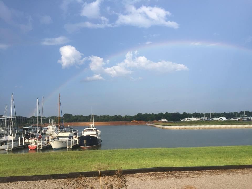 Kingfisher Bay RV Park