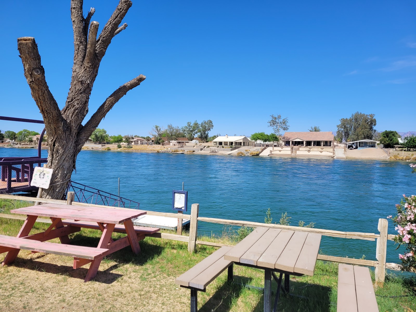 Fender’s River Road Resort