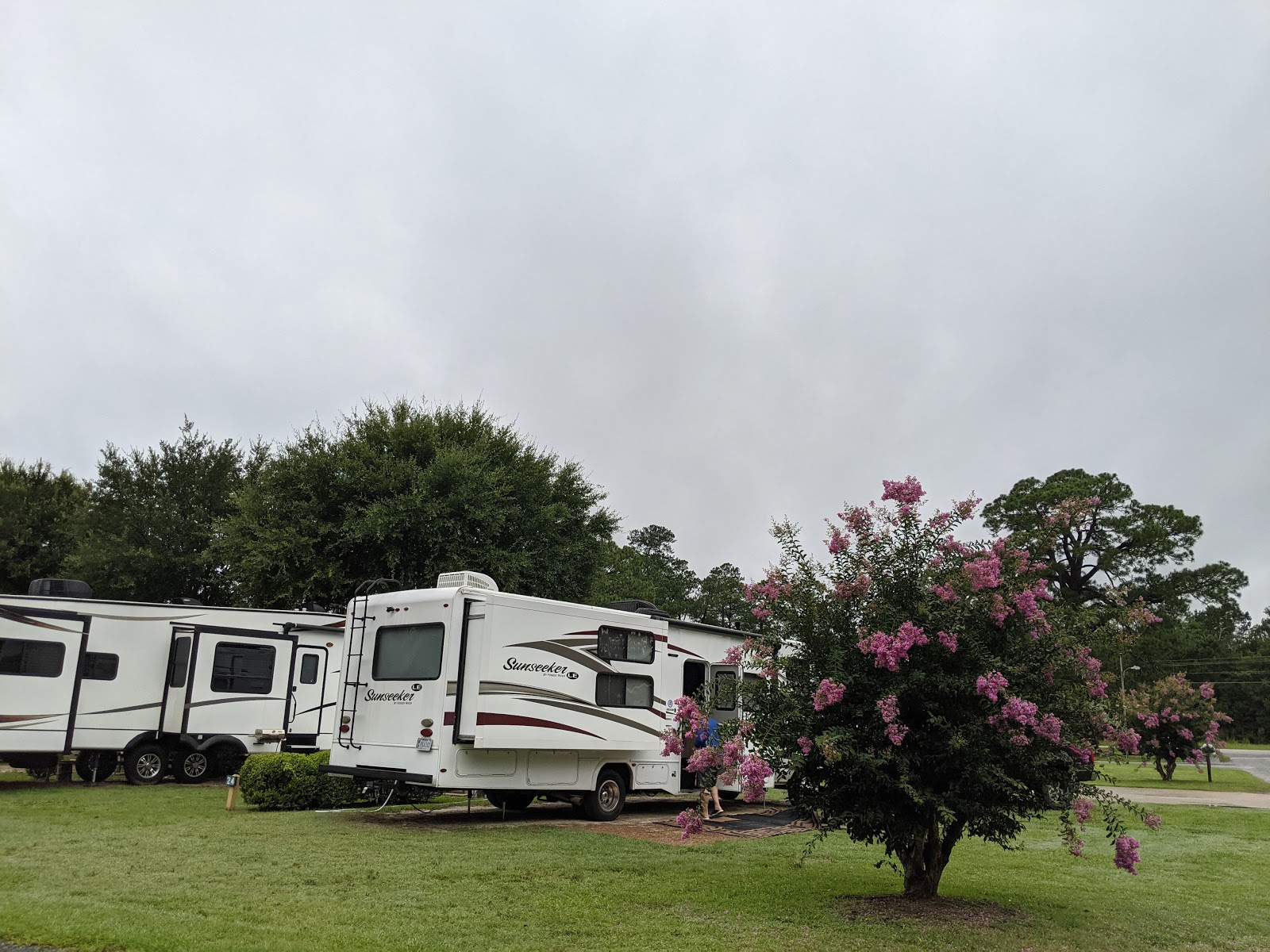 Parkwood RV Park & Cottages