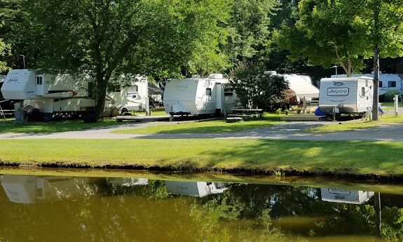 Kamp Across From Dunes