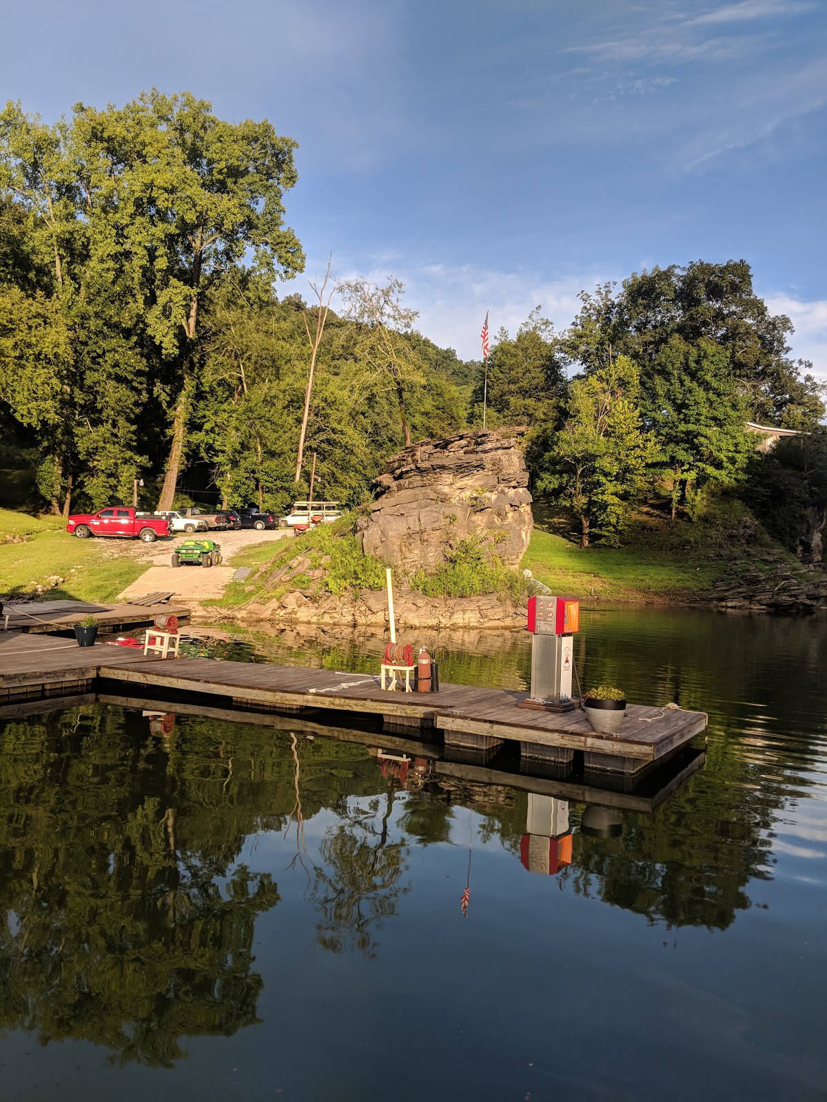 Horseshoe Bend Marina and Campground