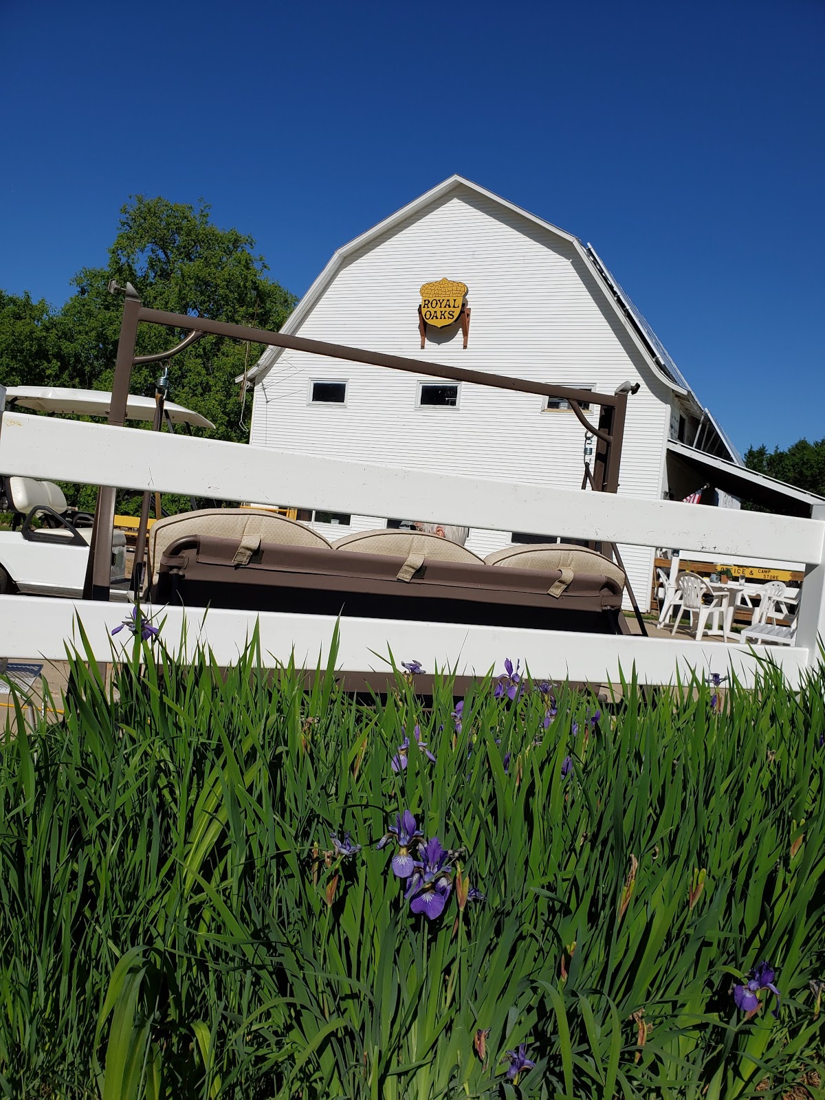 Royal Oaks Legendary Lodging