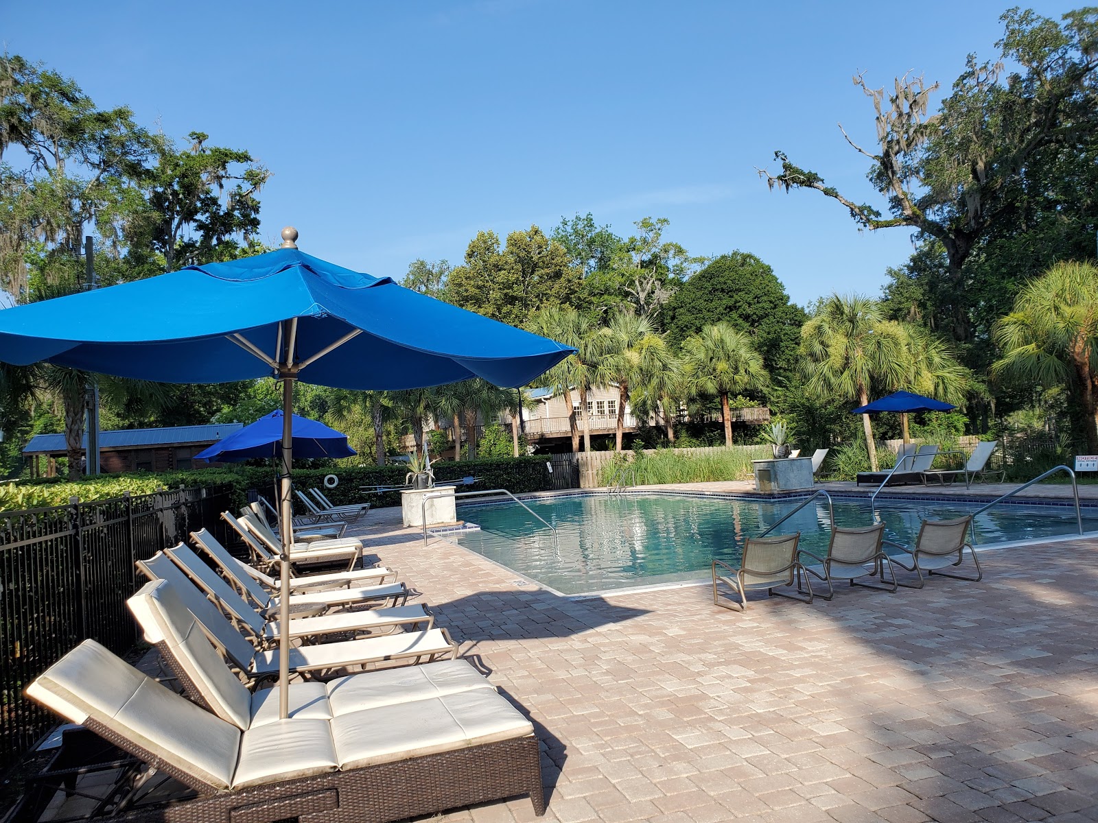 Ellie Rays River Landing