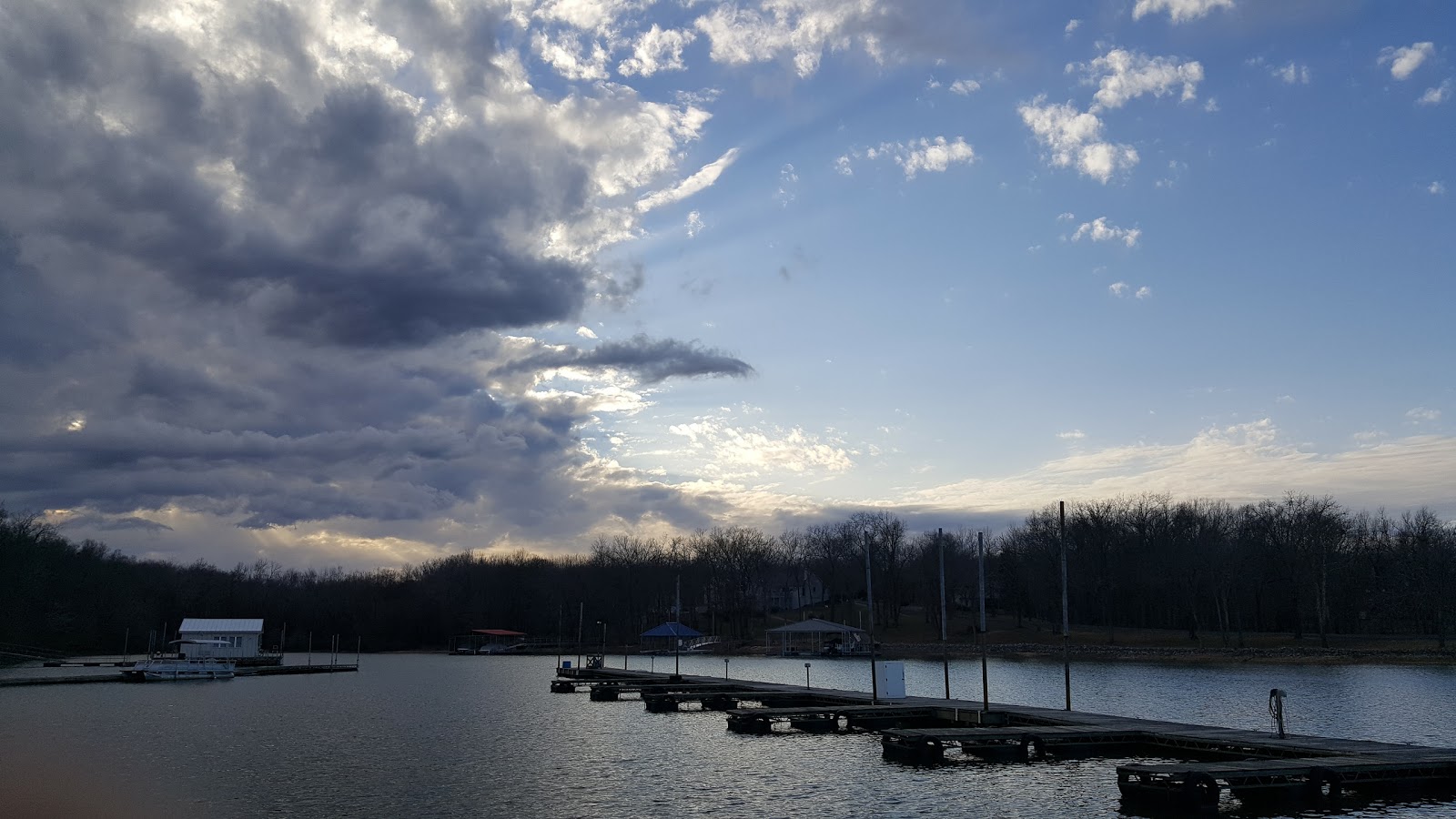 Bee Spring Lodge & Marina