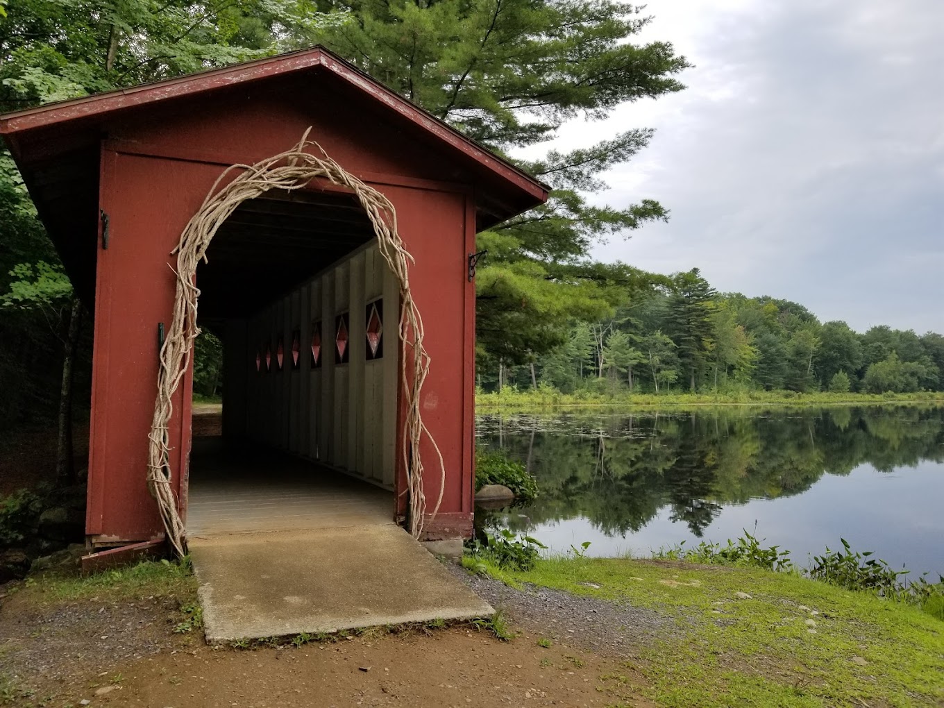 Saratoga Escape Lodges & RV Resort