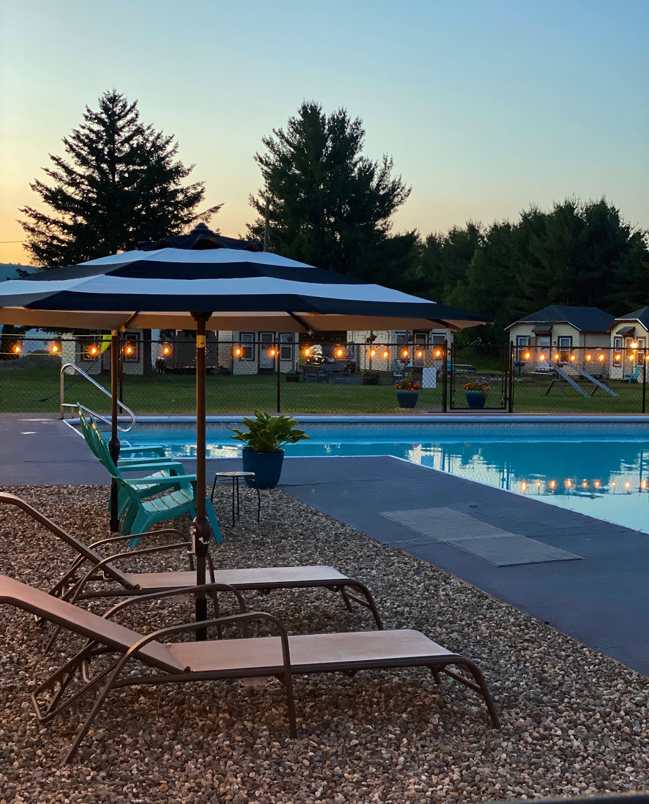 Twin Mountain Motor Court & RV Park