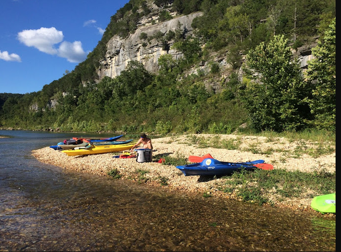 Crockett's Country Store & Buffalo River Canoe Rental
