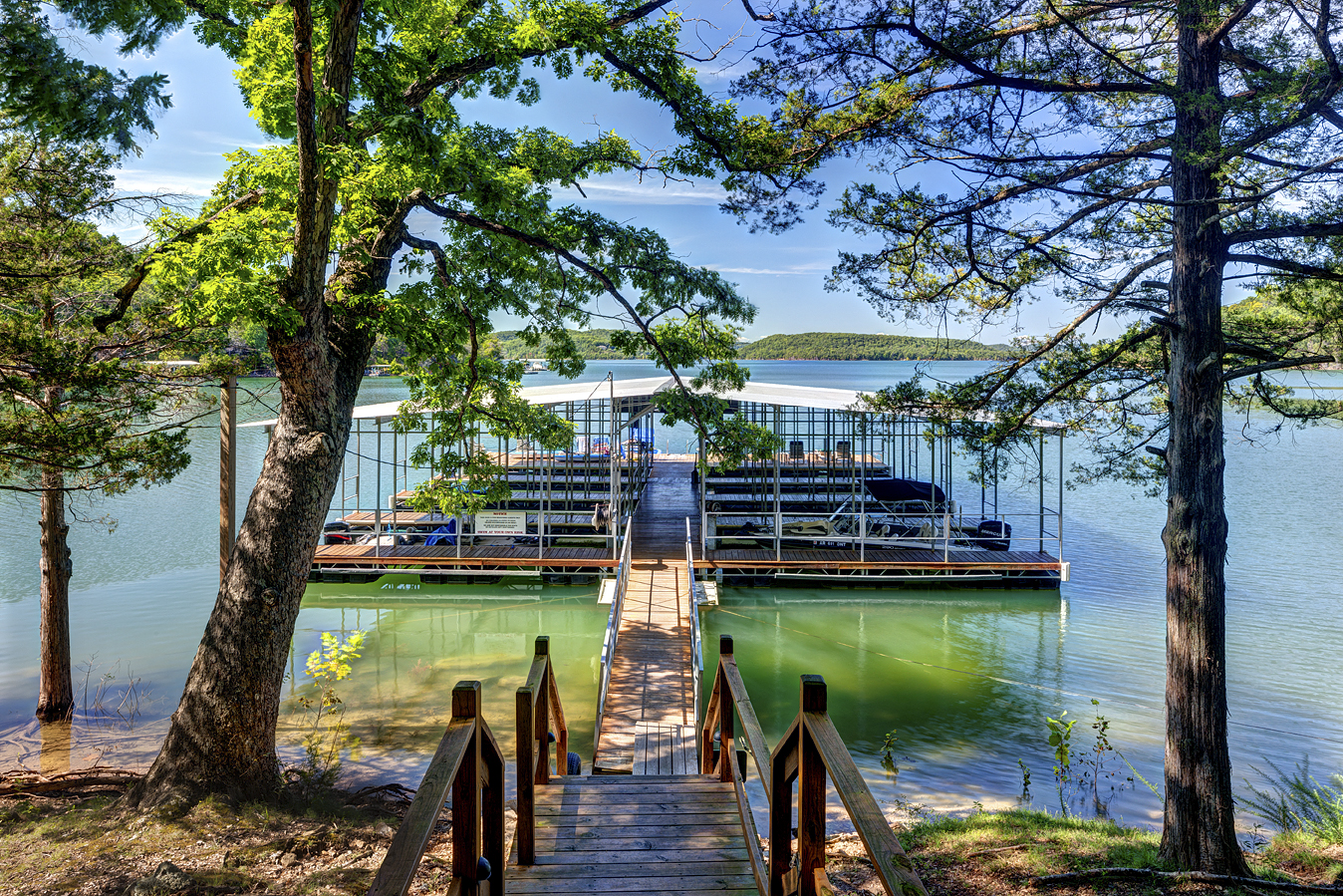 Lake Shore Cabins on Beaver Lake