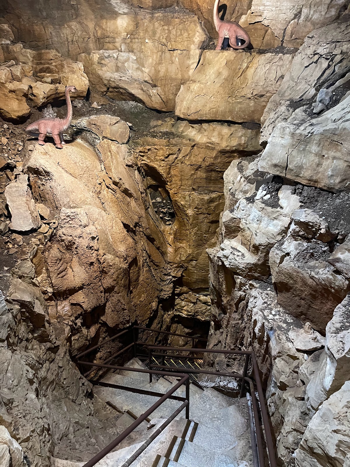 Crystal Onyx Cave & Campground