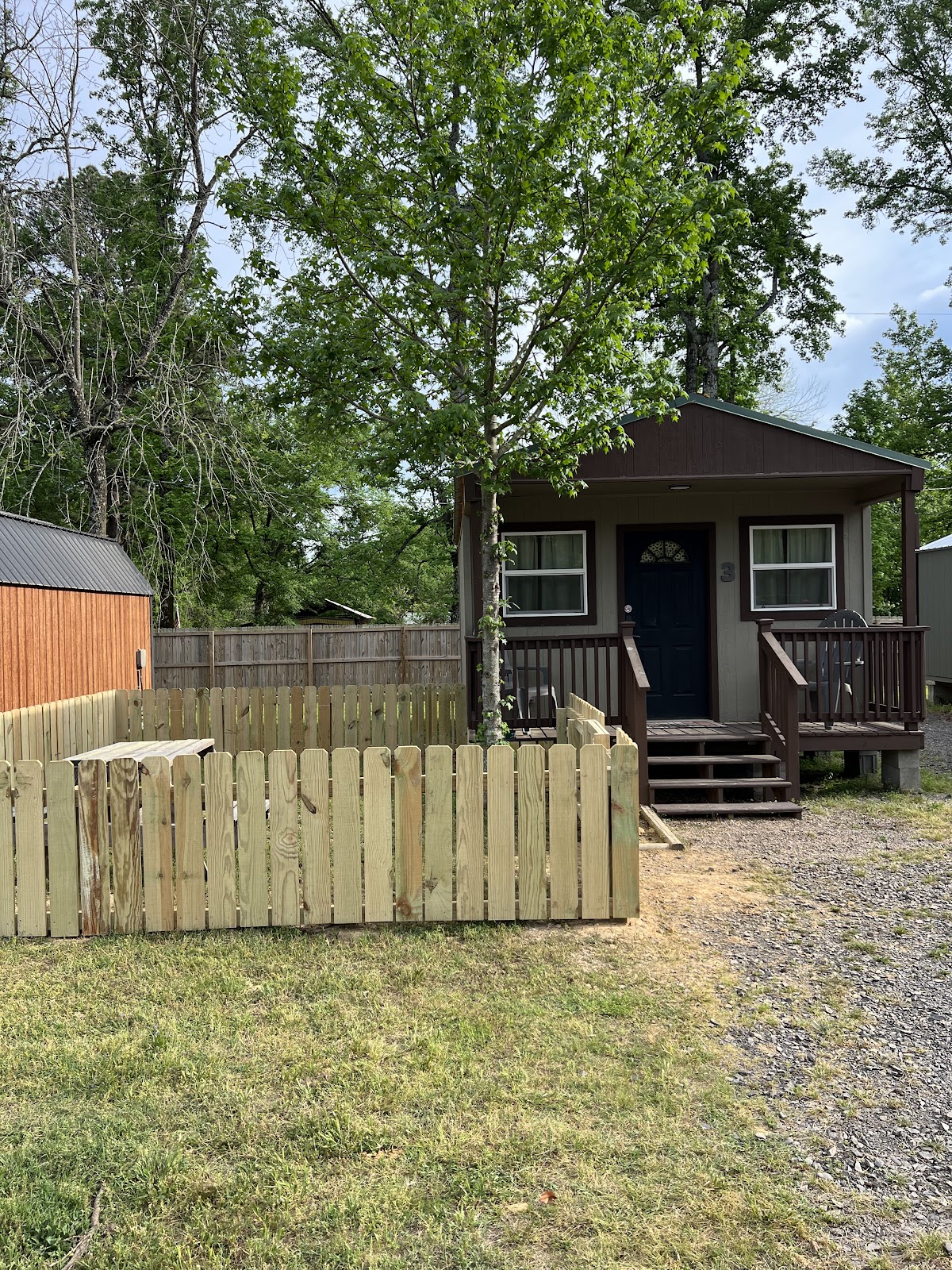 The Weekender Cabins and RV Retreat