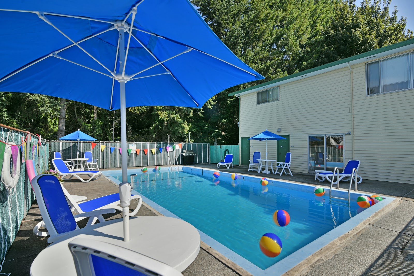 Majestic Moble Manor