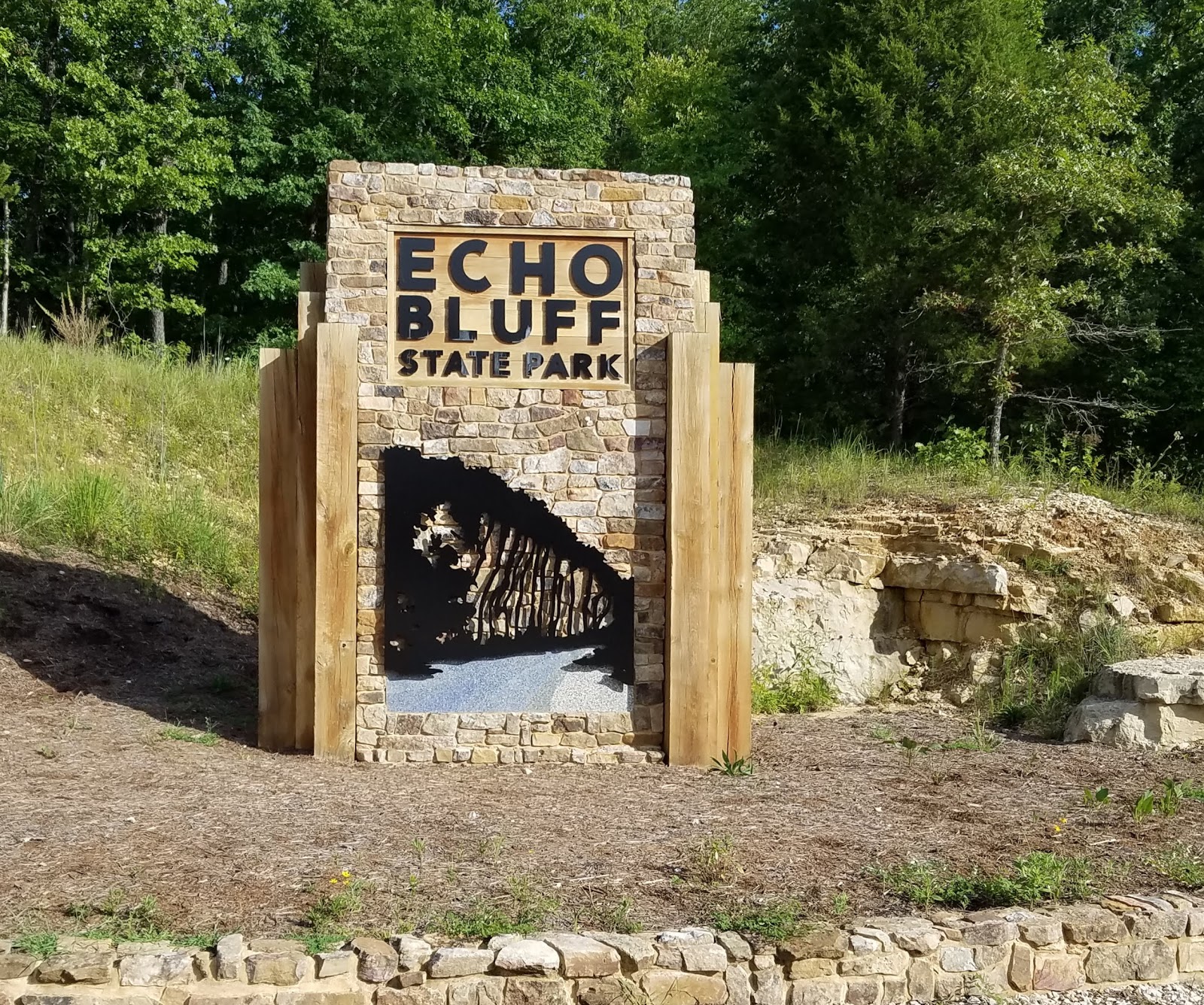 Echo Bluff State Park