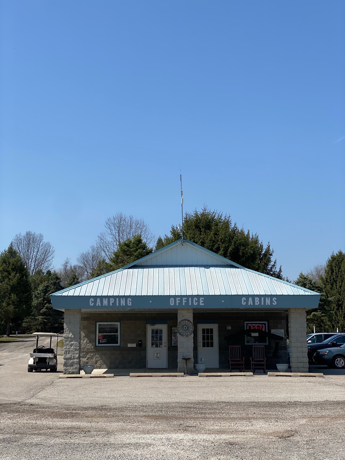 Shipshewana Campground and Amish Log Cabin Lodging