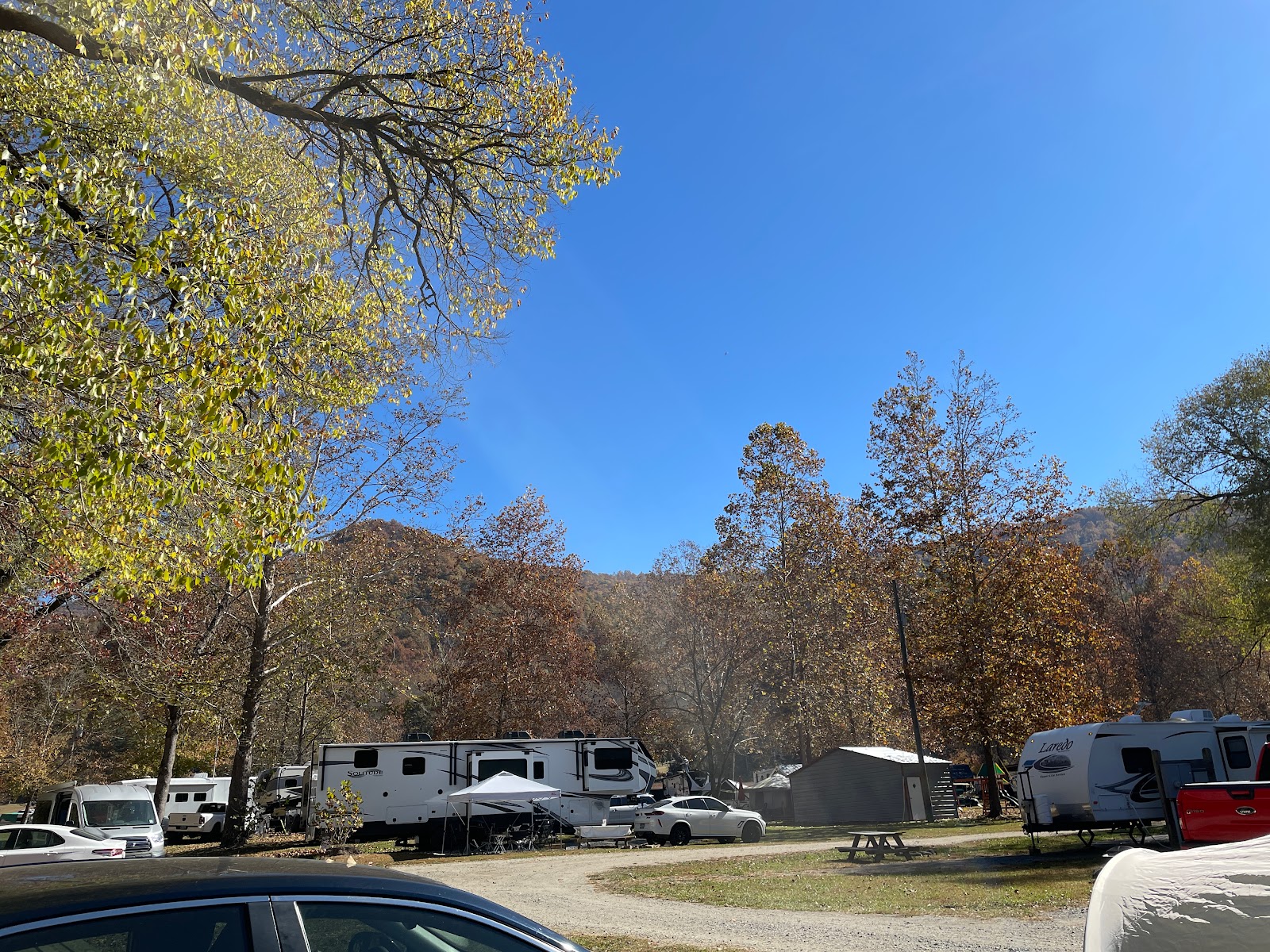 SMOKEY MOUNTAIN MEADOW CMPGD