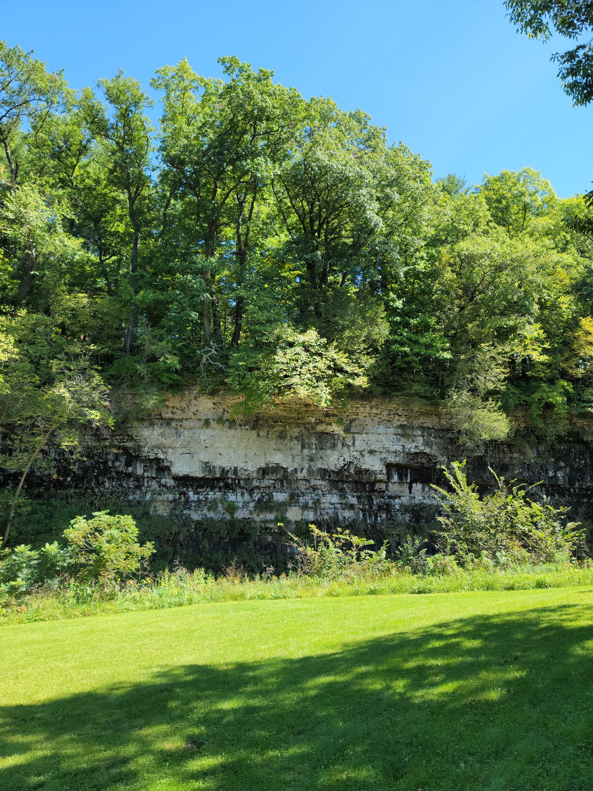 Apple River Canyon State Park