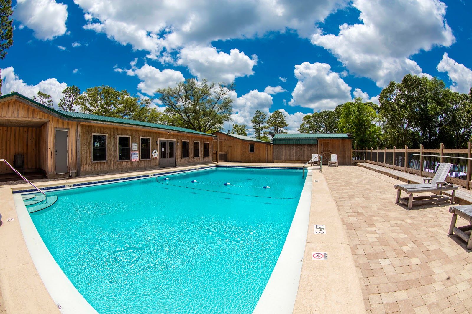 Twin Lakes Camp Resort