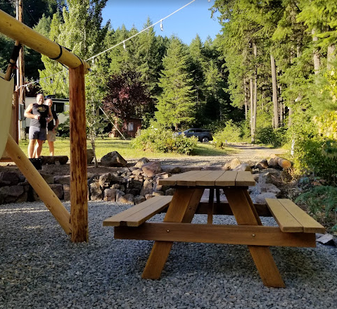 Umpqua's Last Resort Campground & RV Park