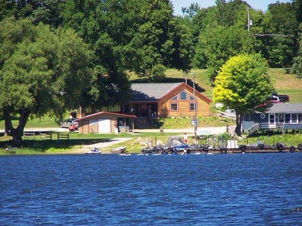 McLear's Cottage Colony & Campground