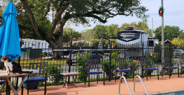 Majestic Oaks RV Resort