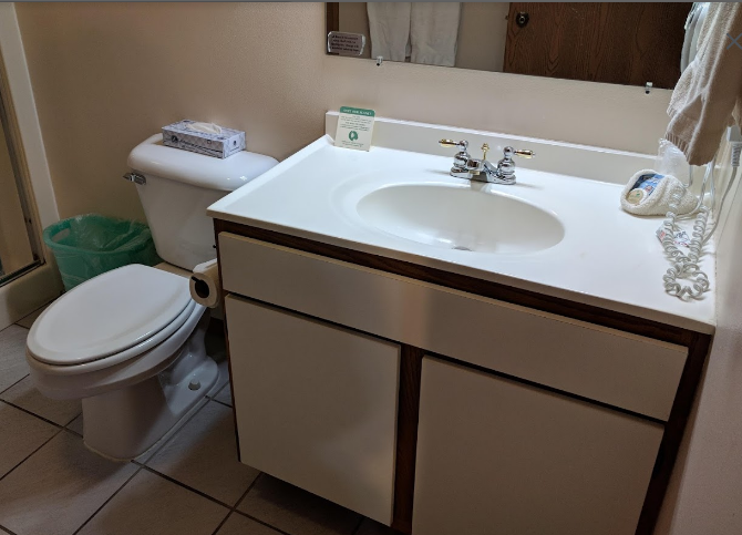 Village Inn On The Lake