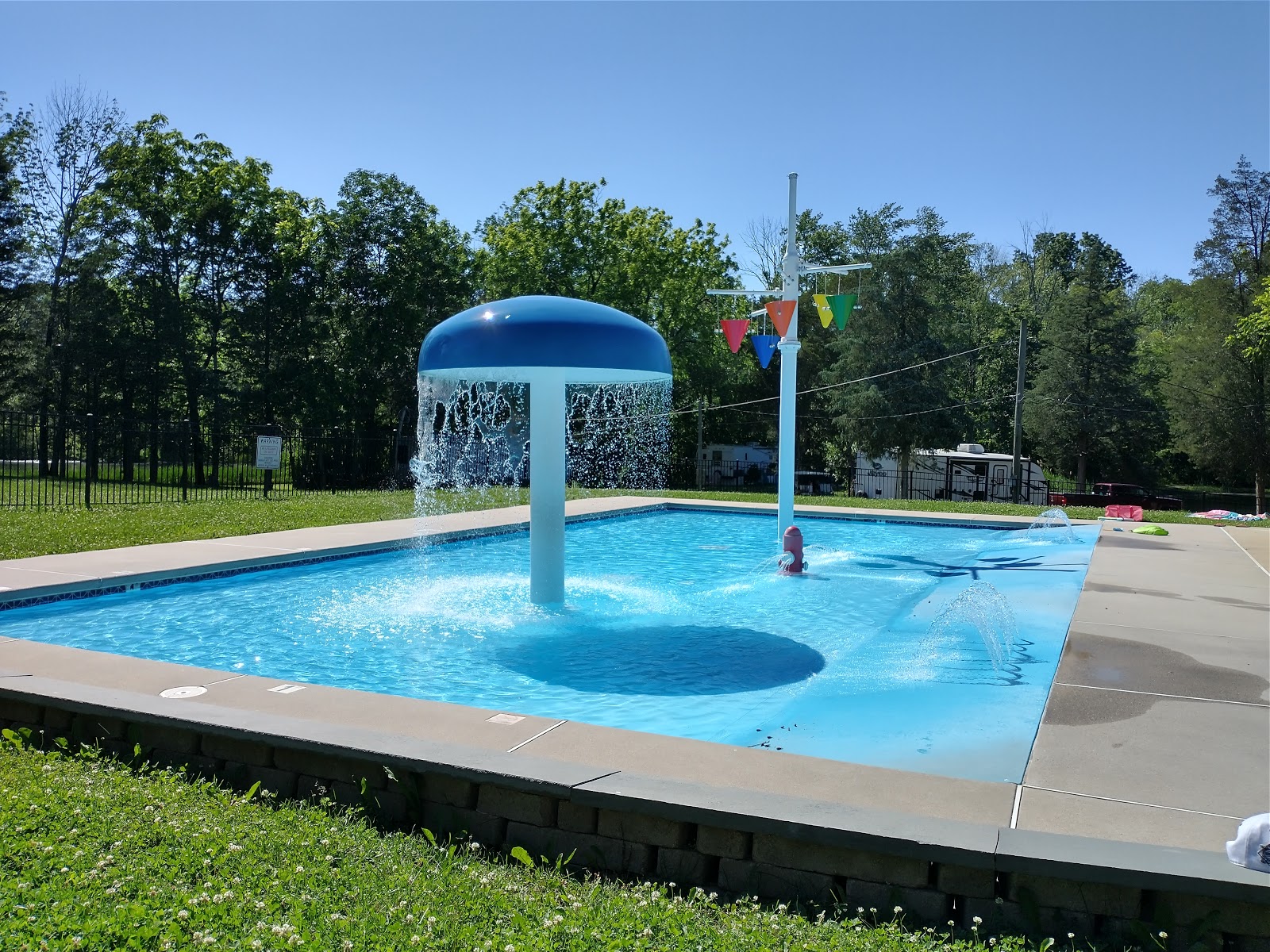 Colonial Woods Family Resort