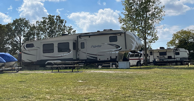 Boxhound Marina and Resort