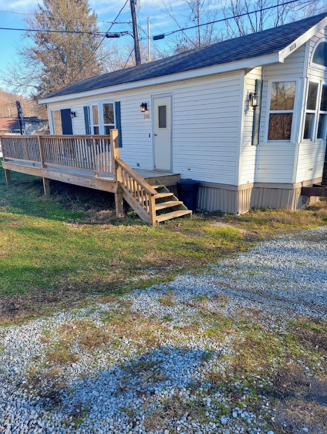 Wallace Trailer Court