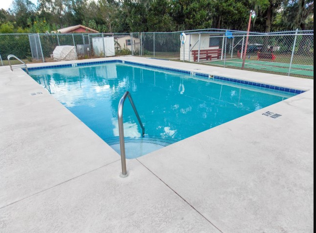 Hammock Lake Estates