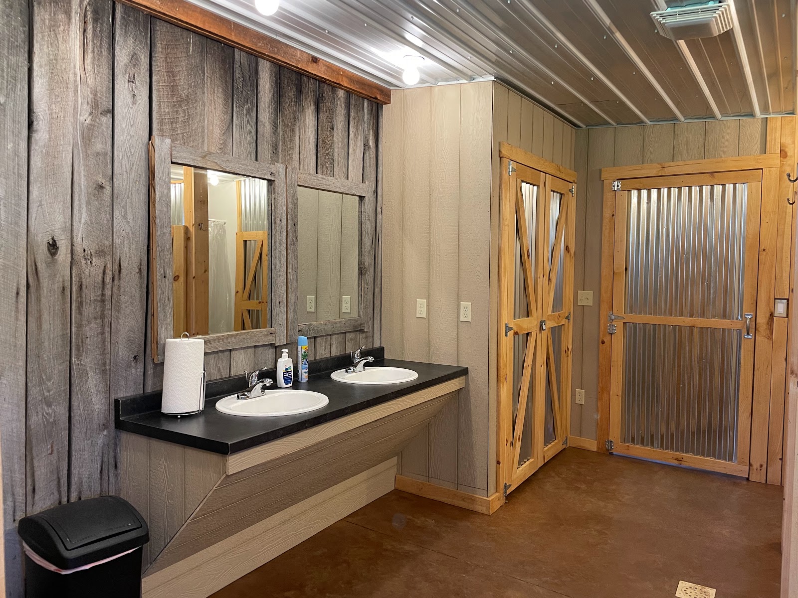 Just Plane Adventures Lodging & Campground