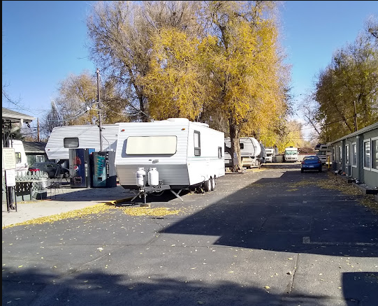 Countrywood Inn & RV Park