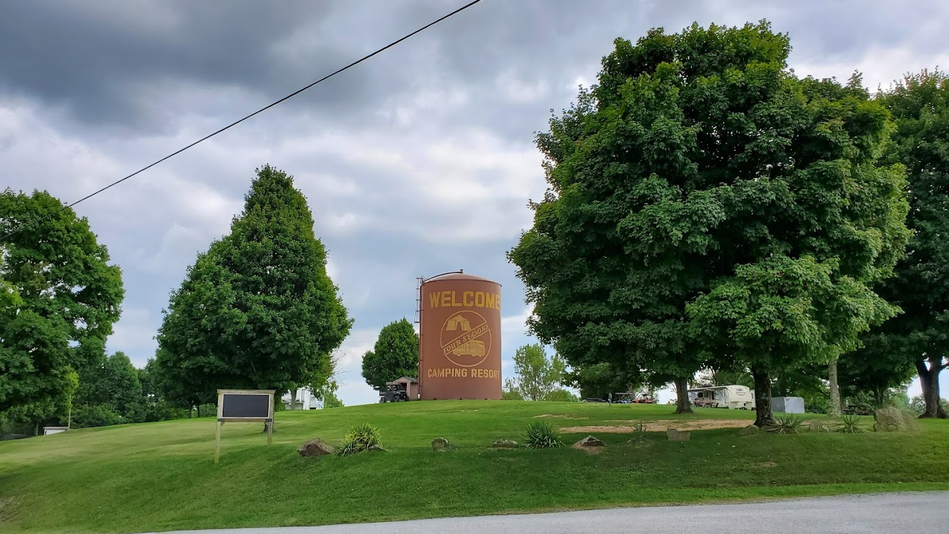 Four Seasons Camping Resort