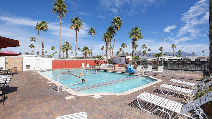 Encore Countryside Camping