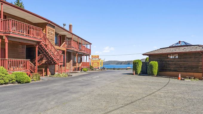 Glen Ayr Waterfront Resort