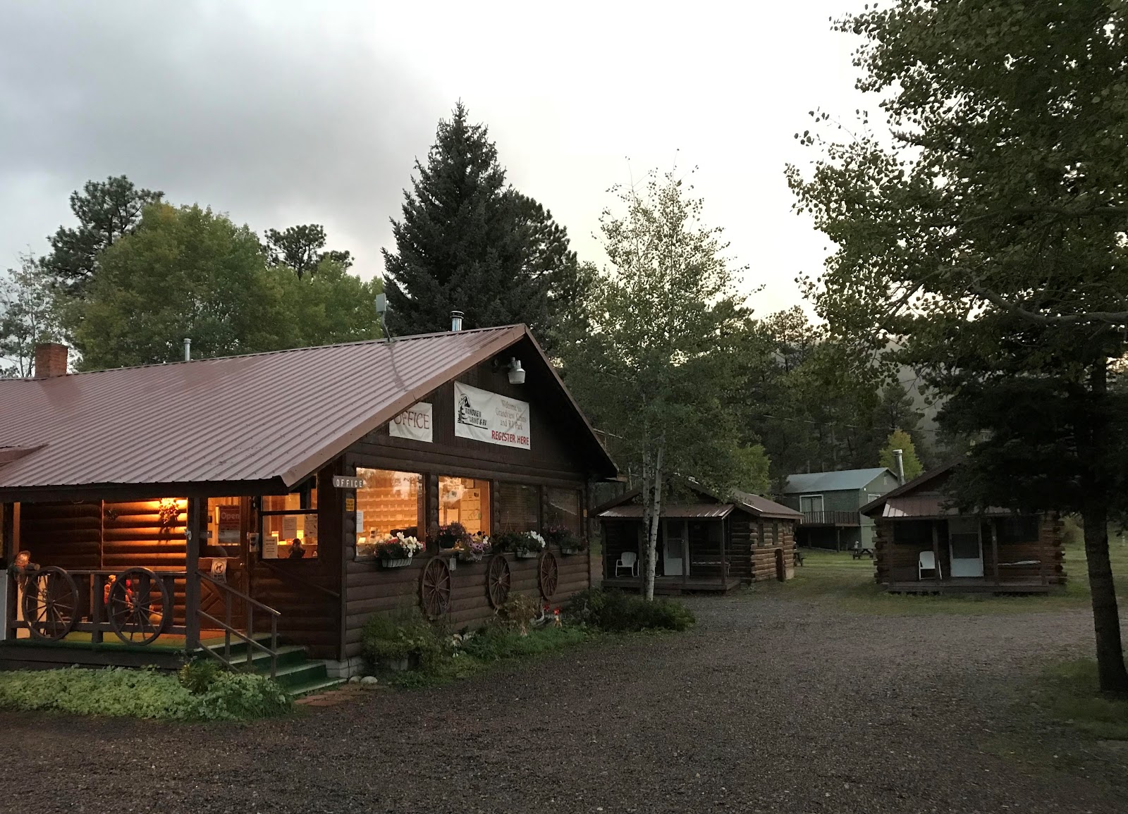 Grandview Cabins & RV Park