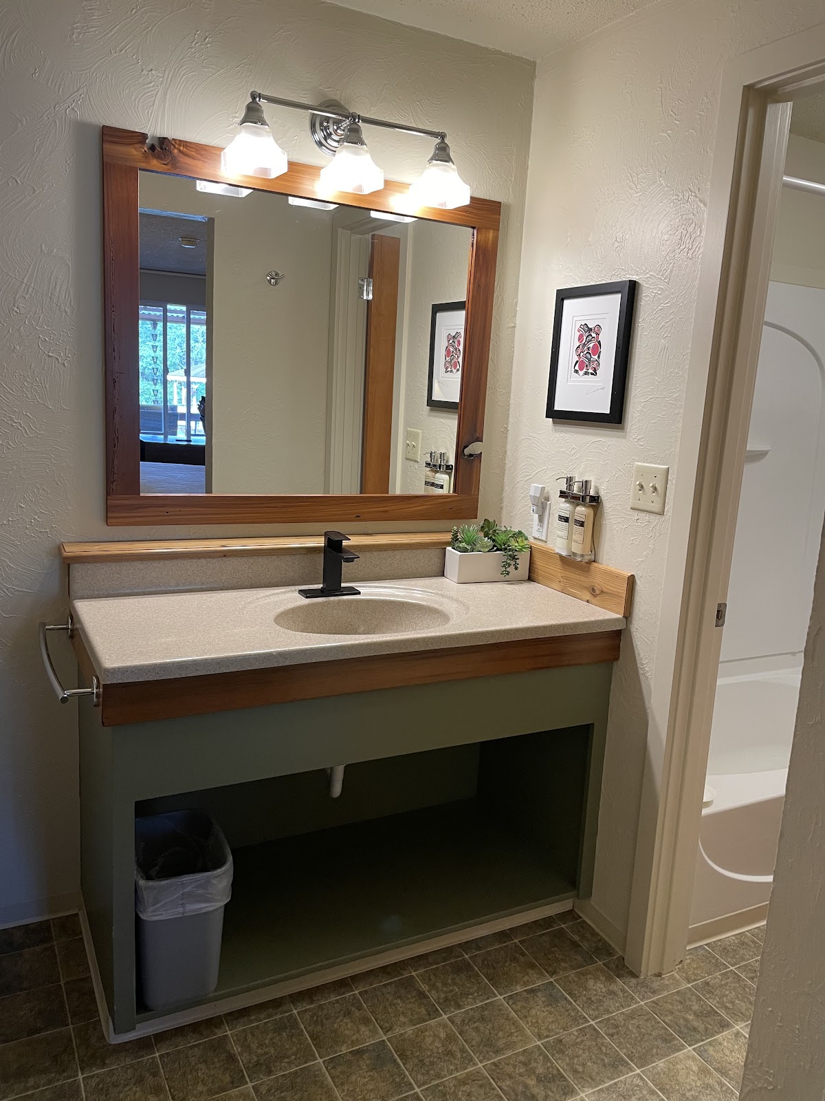 Quinault River Inn and RV