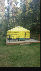 Whitetail Court Motel