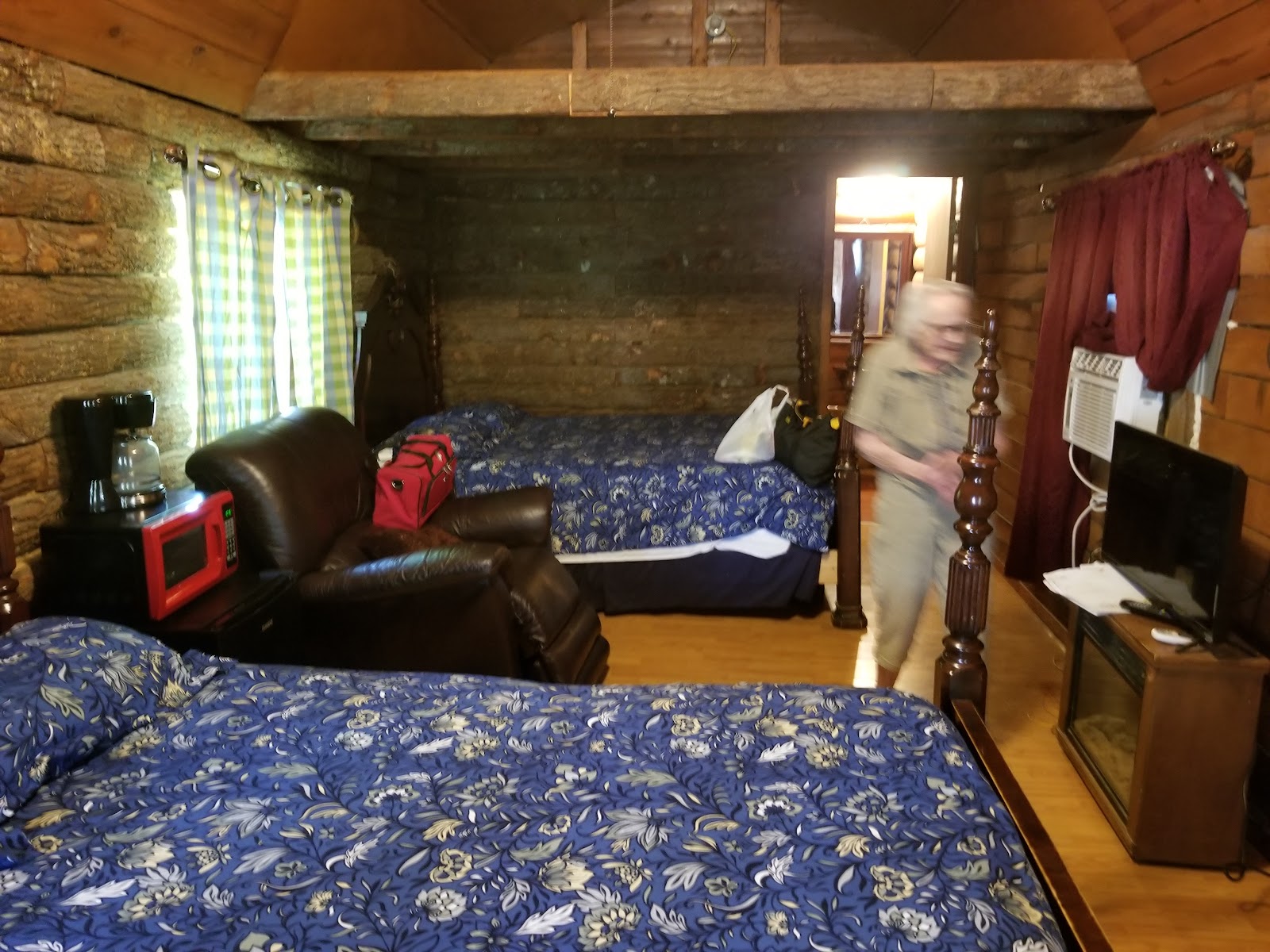 Diamond John's Riverside Retreat