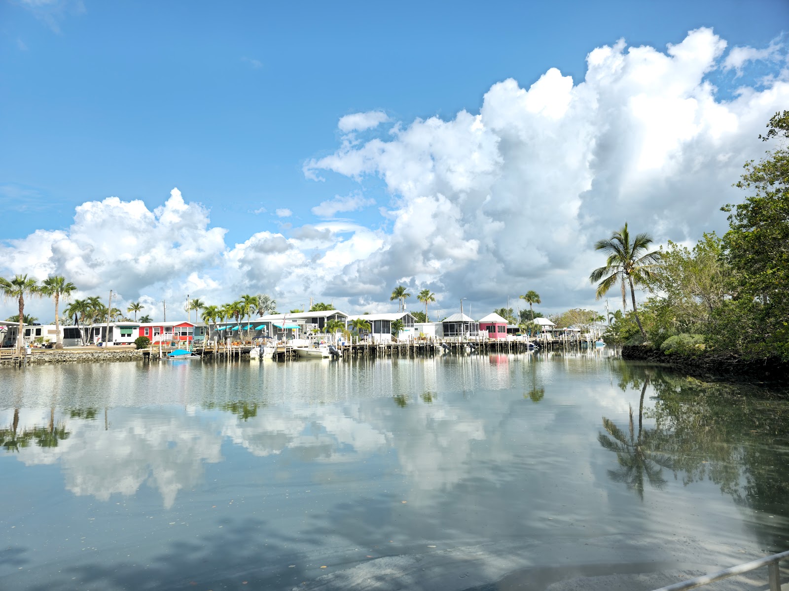 Mar-Good RV Park / Cottages Marina