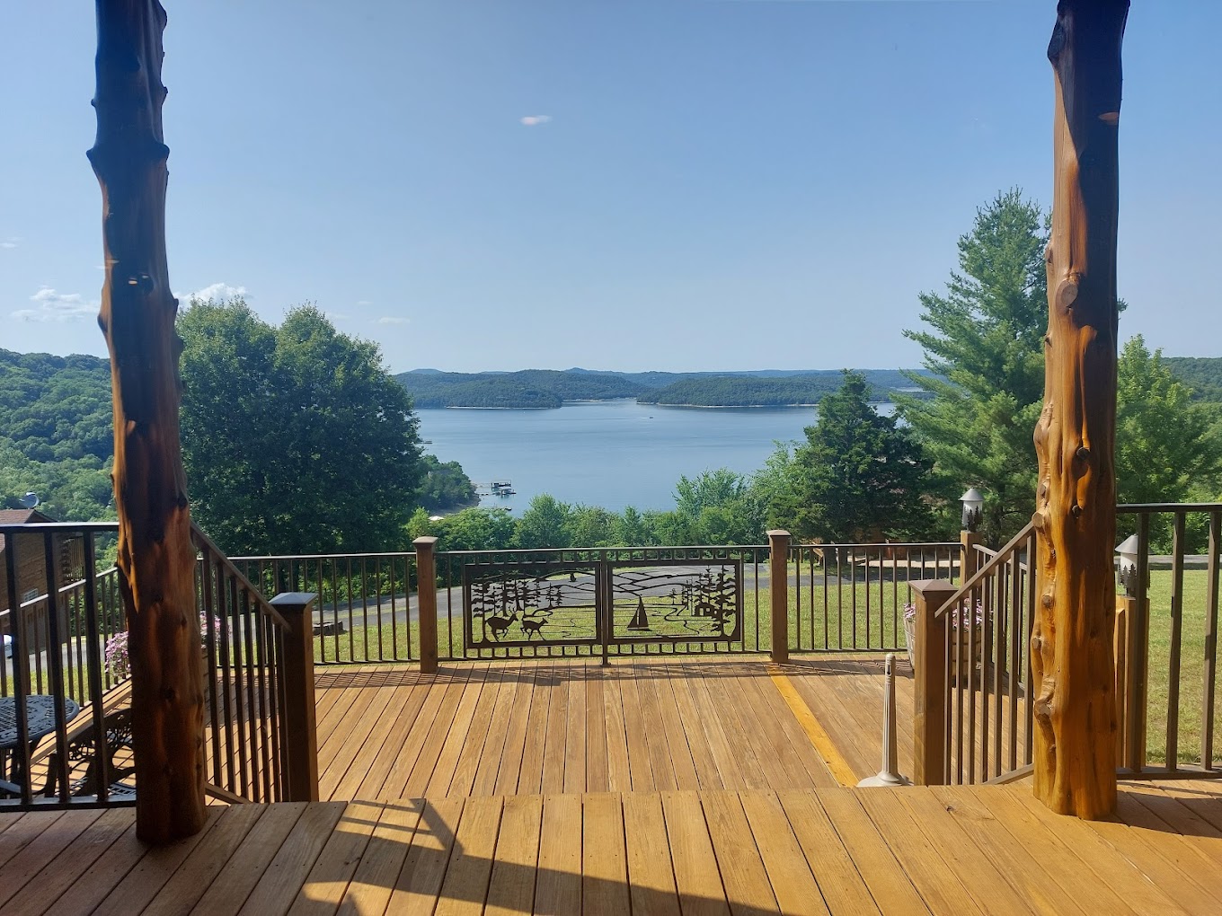 Lake Shore Cabins on Beaver Lake